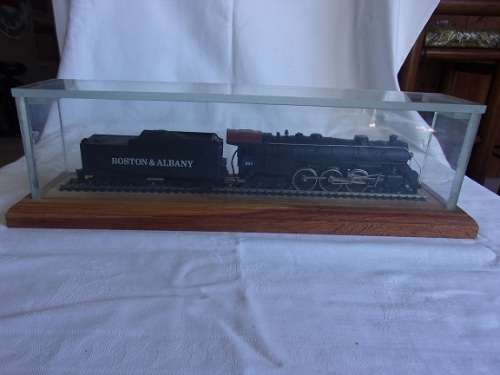 Vintage Mantua Boston & Albany model locomotive & tender in display case