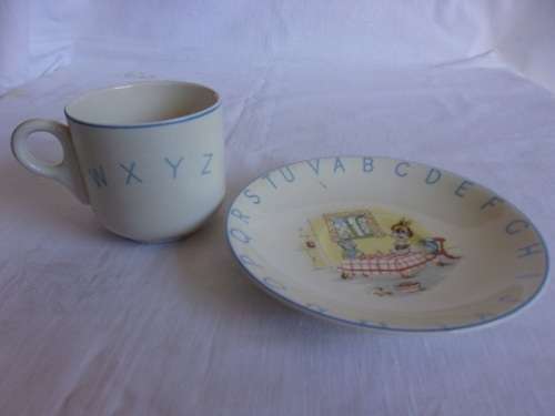 Vintage 4 piece Elijah Cotton Ltd Peter Rabbit Alphabet children's ceramic eating set