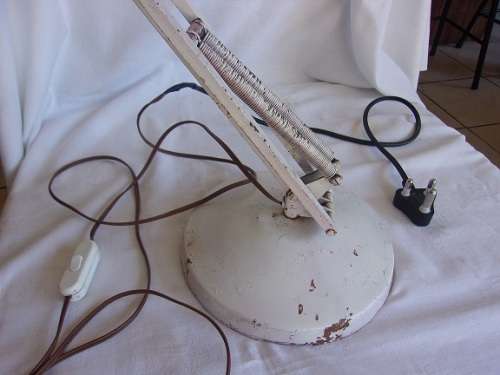 Vintage Luxo U.S. Pat. No. 2787434 anglepoise lamp and base - working
