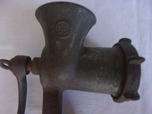 Vintage OB no. 8 cast iron grinder