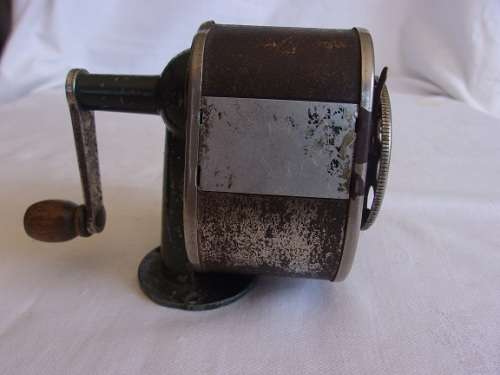 Vintage Boston Model KS desktop Pencil Sharpener - working