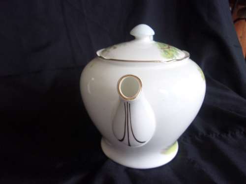 Vintage large Shelley bone china "Woodland" teapot - discontinued pattern 13348