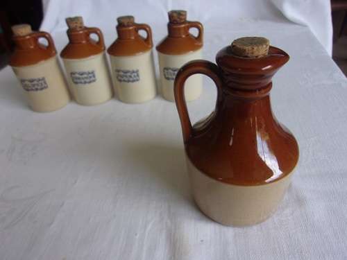 5 Vintage stoneware storage jars for your kitchen