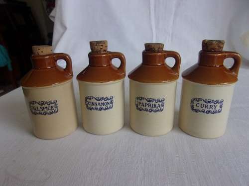 5 Vintage stoneware storage jars for your kitchen