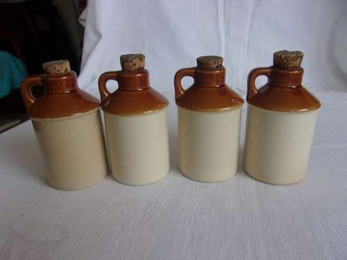 5 Vintage stoneware storage jars for your kitchen