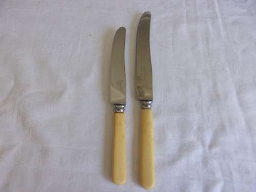 Lovely vintage 52 piece Joseph Rodgers/ Dixon cutlery set in wooden canteen