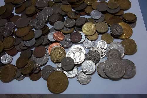 1 kilogram lot of world coins for 1 bid