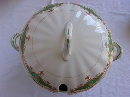 Huge vintage Grindley Cream Petal Paulette design soup tureen & 4 handled soup bowls