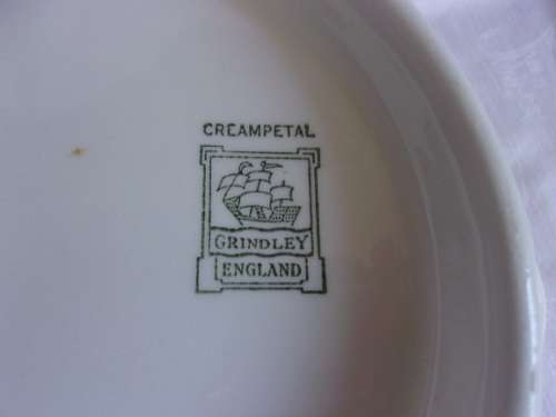 Huge vintage Grindley Cream Petal Paulette design soup tureen & 4 handled soup bowls
