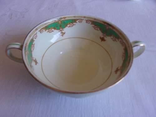Huge vintage Grindley Cream Petal Paulette design soup tureen & 4 handled soup bowls