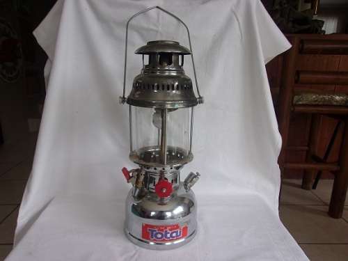Vintage Anchor No. 909 kerosene pressure lantern