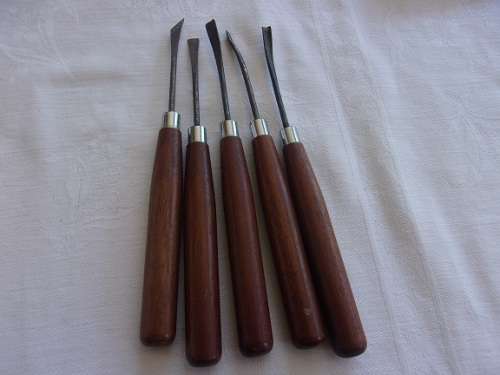 Lot of 14 vintage wood carving tools and other accessories for 1 bid