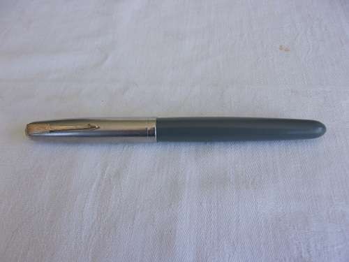 Vintage grey Parker "51" fountain pen with chrome lid & gold plated clip