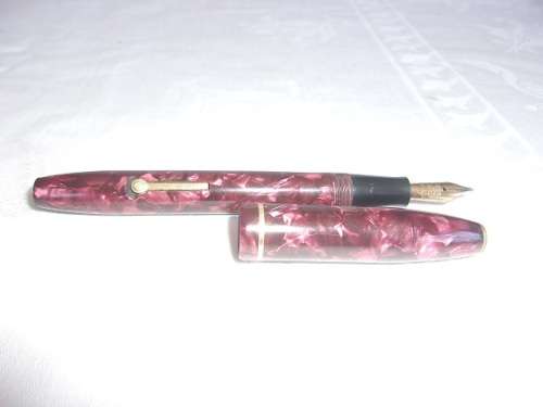 Vintage Conway Stewart 85 fountain pen with 14ct gold nib
