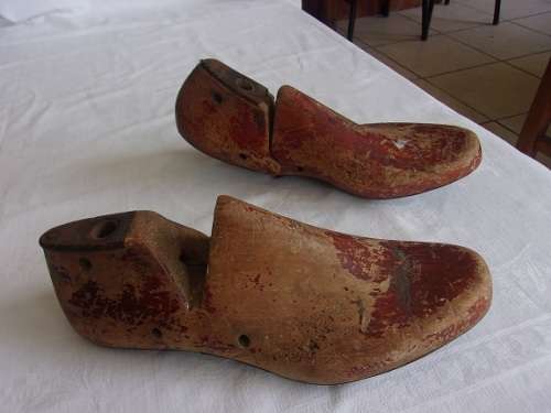 Lot of 3 vintage wooden cobbler's shoe forms for 1 bid
