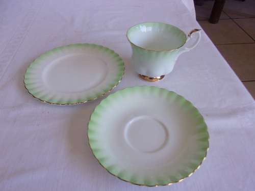 Vintage Royal Albert "Rainbow" cake plate, creamer & 2 trios for 1 bid