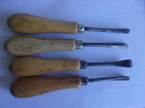Lot of 14 vintage wood carving tools for 1 bid