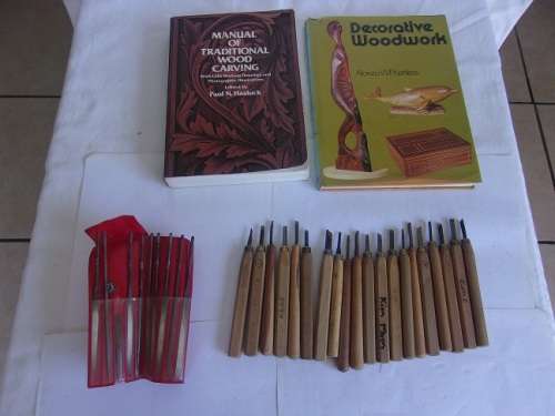 Lot of 20 vintage wood carving tools and other accessories for 1 bid