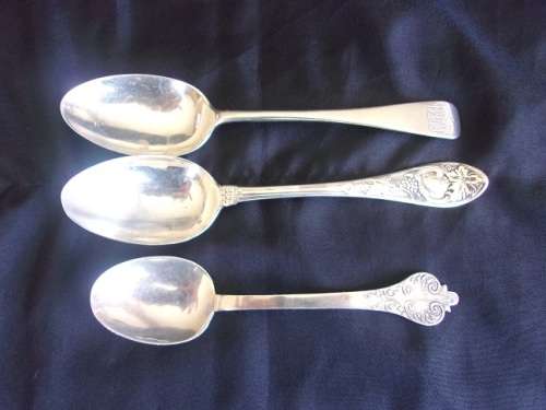 3 Victorian Sterling silver spoons for 1 bid - 90,7g