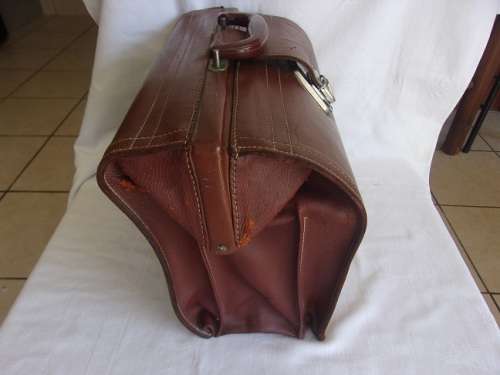 Vintage Homa brown leather briefcase - made in Switzerland