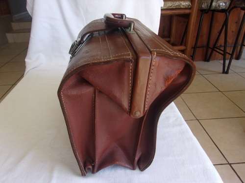 Vintage Homa brown leather briefcase - made in Switzerland