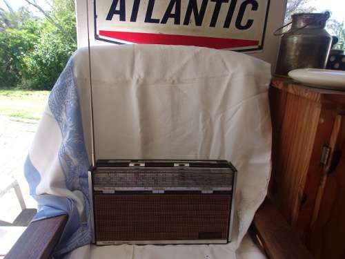 Vintage ITT Schaub Lorenz Touring International 104 portable radio - working