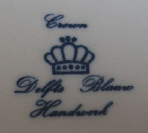 2 Vintage Delft wall plates for 1 bid