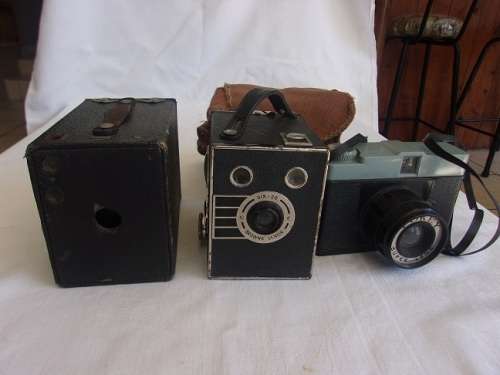 3 Vintage cameras for 1 bid - take a look!