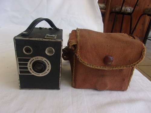 3 Vintage cameras for 1 bid - take a look!