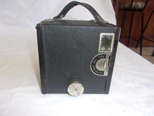 3 Vintage cameras for 1 bid - take a look!