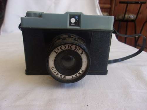 3 Vintage cameras for 1 bid - take a look!