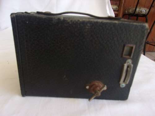 3 Vintage cameras for 1 bid - take a look!