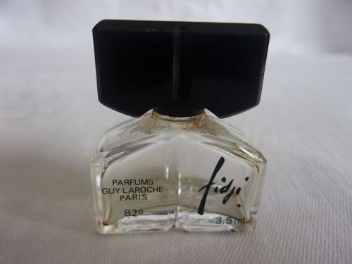 Lot of 13 vintage miniature French perfume bottles for 1 bid