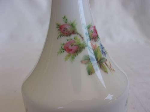 Vintage Royal Albert bud vase and 2 Royal Worcester White Rose items for 1 bid
