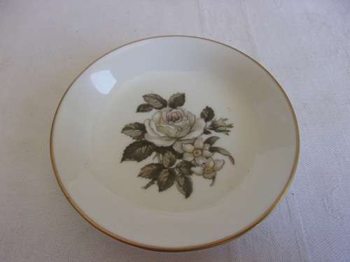 Vintage Royal Albert bud vase and 2 Royal Worcester White Rose items for 1 bid