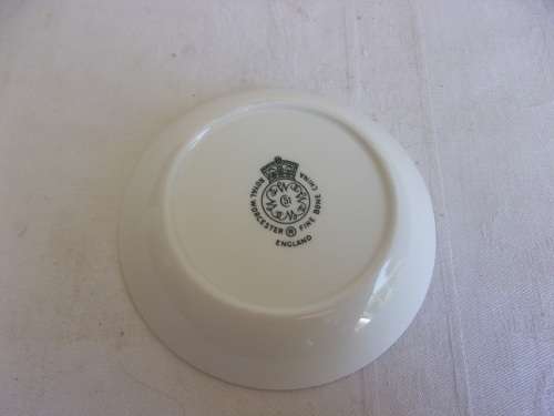 Vintage Royal Albert bud vase and 2 Royal Worcester White Rose items for 1 bid