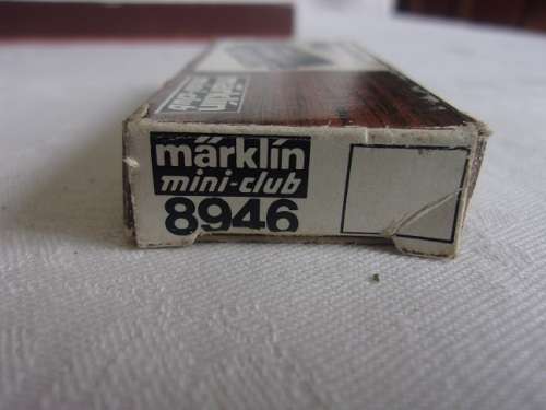 Vintage boxed Marklin Mini-Club Freight Station kit, 2 Signal lights and Signal control