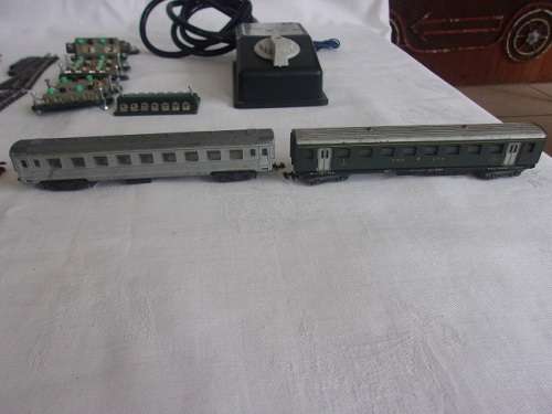 Large lot of Lima N scale model train accessories for 1 bid
