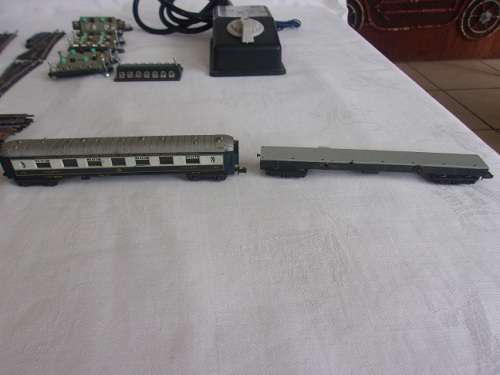 Large lot of Lima N scale model train accessories for 1 bid
