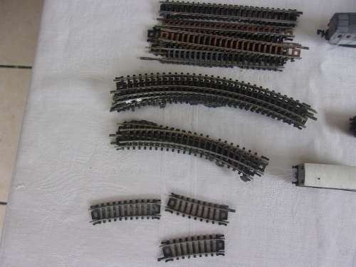Large lot of Lima N scale model train accessories for 1 bid
