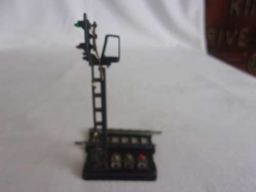 Vintage HO scale Fleischmann signal light and Marklin Kranwagen for 1 bid - 1950s