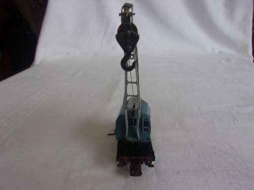 Vintage HO scale Fleischmann signal light and Marklin Kranwagen for 1 bid - 1950s