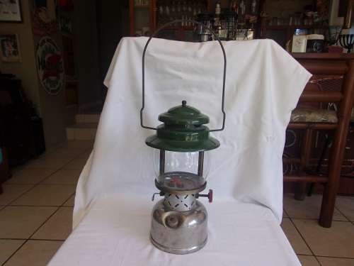 Vintage Coleman Model 237A pressure lantern - made in Canada
