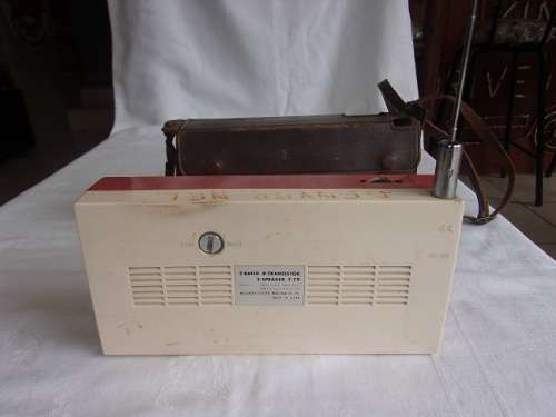 Vintage National 2-Speaker T-79 portable radio