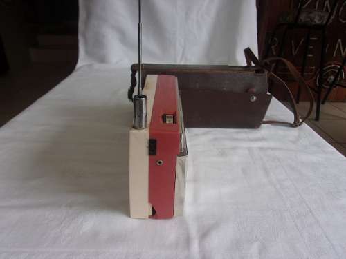 Vintage National 2-Speaker T-79 portable radio