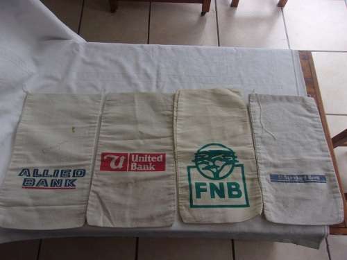 4 Vintage cloth bank bags for 1 bid