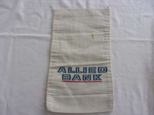 4 Vintage cloth bank bags for 1 bid