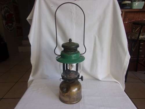 Vintage WW2 era Coleman pressure lantern for restoration - made in Canada