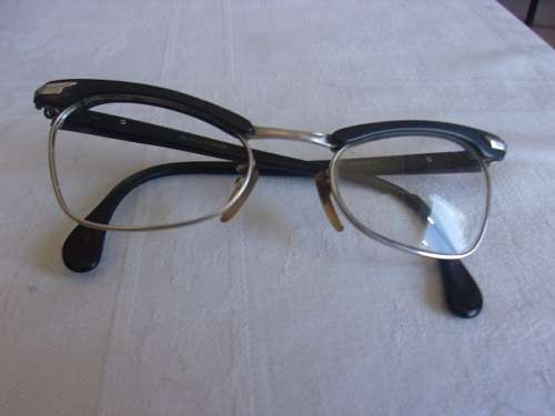 3 Pairs of quality retro eye glasses for 1 bid