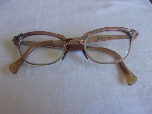 3 Pairs of quality retro eye glasses for 1 bid